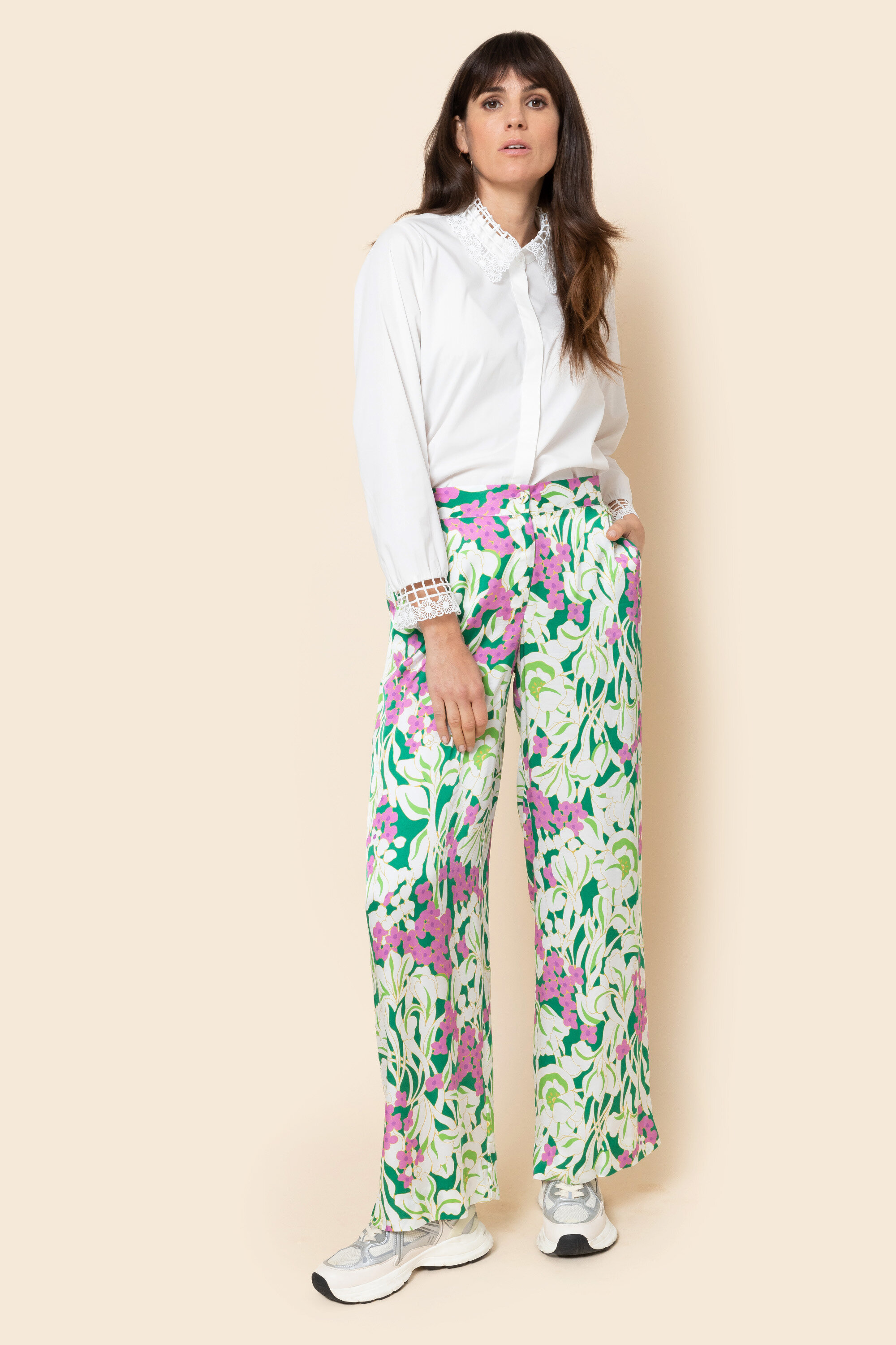 Beg Blijkbaar Bestrooi Lange losse broek met groen-paarse bloemenprint - Broeken & jeans - Dames -  Terre Bleue